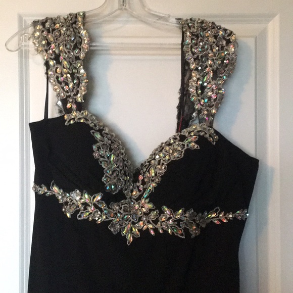 Prom dress - Picture 2 of 8